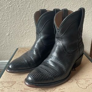 show me tecova boots